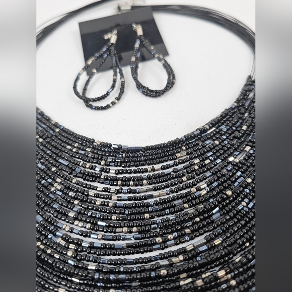 Multi Layer Beaded Necklace And Earring Set Statement Jewelry Black W Blue NEW - Picture 6 of 7